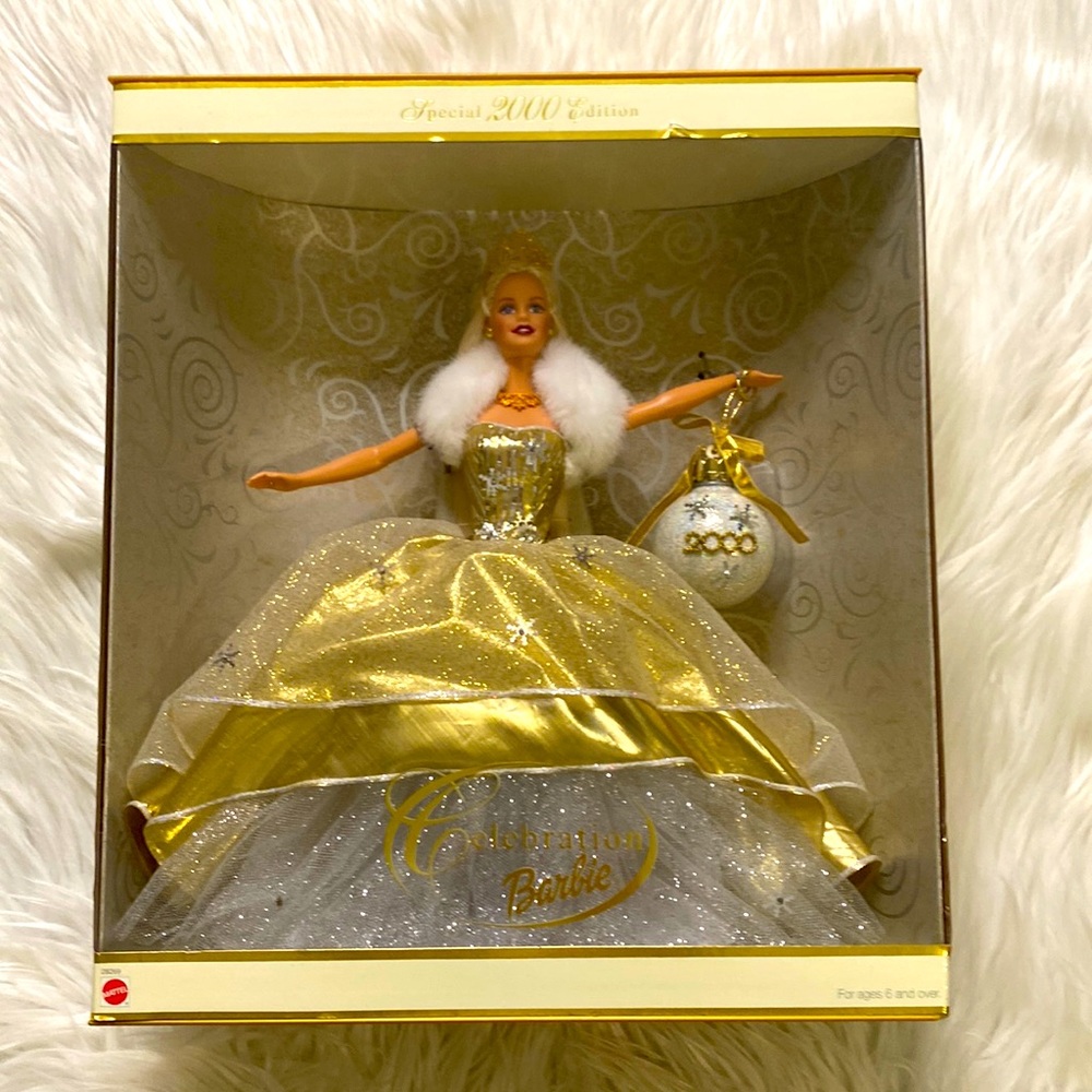 Special Edition Happy Holidays 2000 Barbie Doll! Brand New In Sealed Box